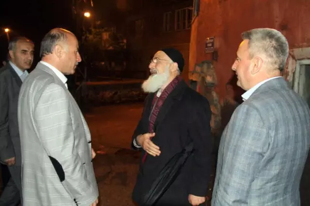 Vali Azizoğlu, Mahallebaşında Vatandaşları Dinledi Vali Azizoğlu, Mahallebaşında Vatandaşları Dinledi