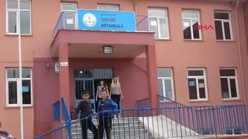 Ayfonkarahisar Kadın Kuaförler Kız Çocukları İçin Köy Köy Geziyor