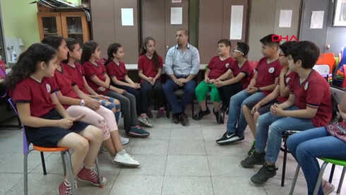 İzmir Üç Aylık Kursla 6 Dil Konuşmaya Başladılar