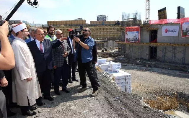 Umraniye Buyuk Camii Ve Universiteye Kavusuyor Istanbul