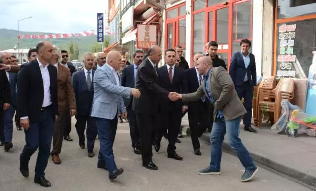 Vali Azizoğlu Çat'ta Kur'an Kursu Açılışı Yaptı Vali Azizoğlu Çat'ta Kur'an Kursu Açılışı Yaptı