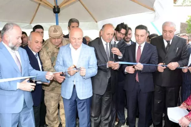Vali Azizoğlu Çat'ta Kur'an Kursu Açılışı Yaptı Vali Azizoğlu Çat'ta Kur'an Kursu Açılışı Yaptı
