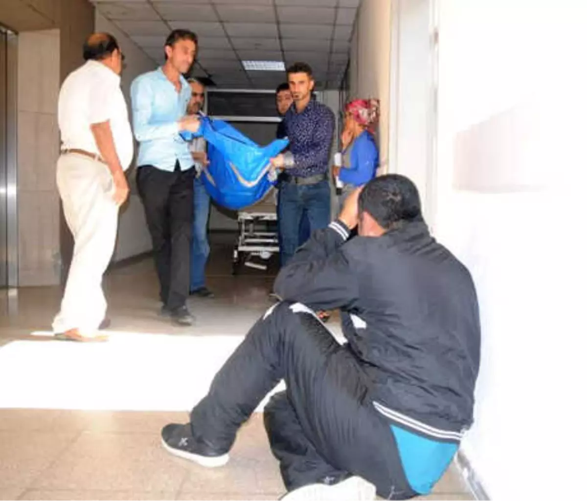 Yaşama Tutunmak İçin Denizde 5 Saat Bidona Sarılmışlar