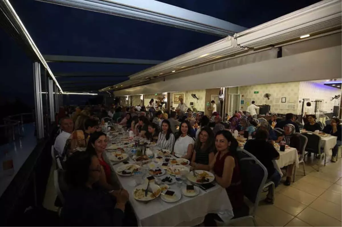 Balkan Türkleri Derneğinden İftar Programı