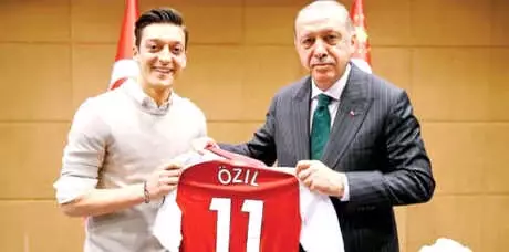 Alman Cumhurbaşkanından Mesut Özil'e Tehdit Alman Cumhurbaşkanından Mesut Özil'e Tehdit