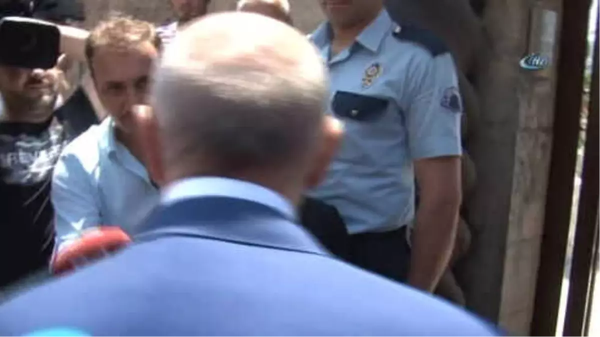 İstanbul Valisi Vasip Şahin ve AB Eski Bakanı Egemen Bağış'tan Demirören Ailesine Taziye Ziyareti