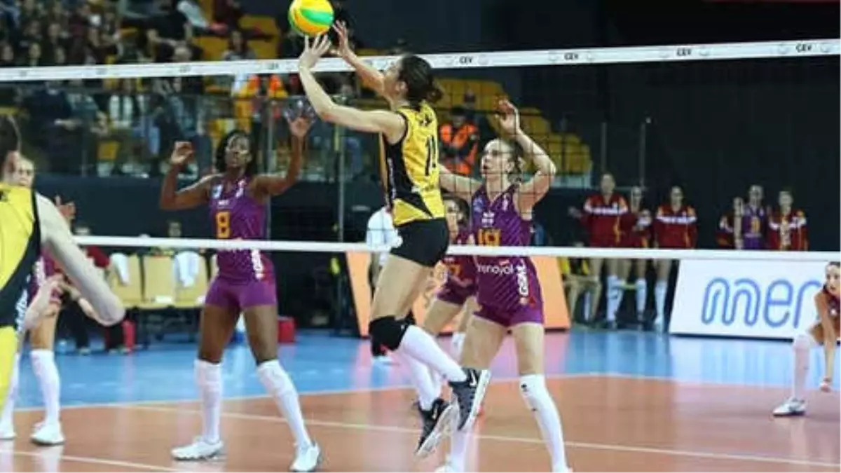 Naz Aydemir Akyol'dan Voleybola 'Annelik' Arası