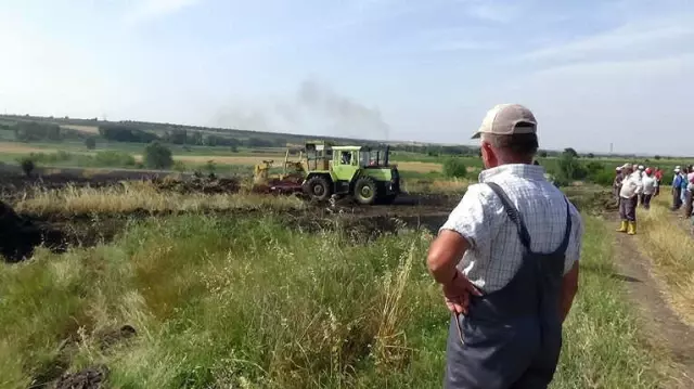 Buğdayları Yanarak Kül Oldu