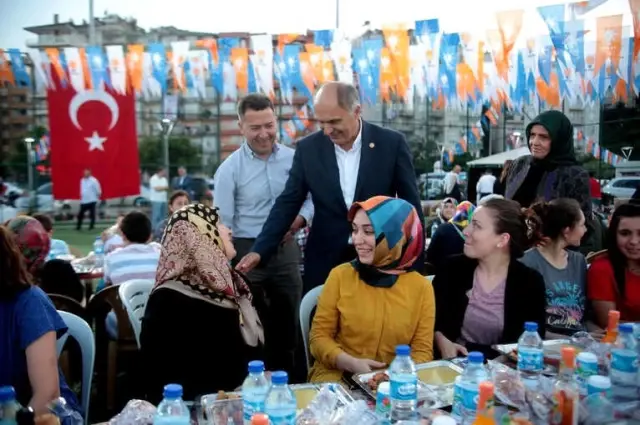 Giresun'da AK Parti Ailesi 'Vefa' İftarında Buluştu.