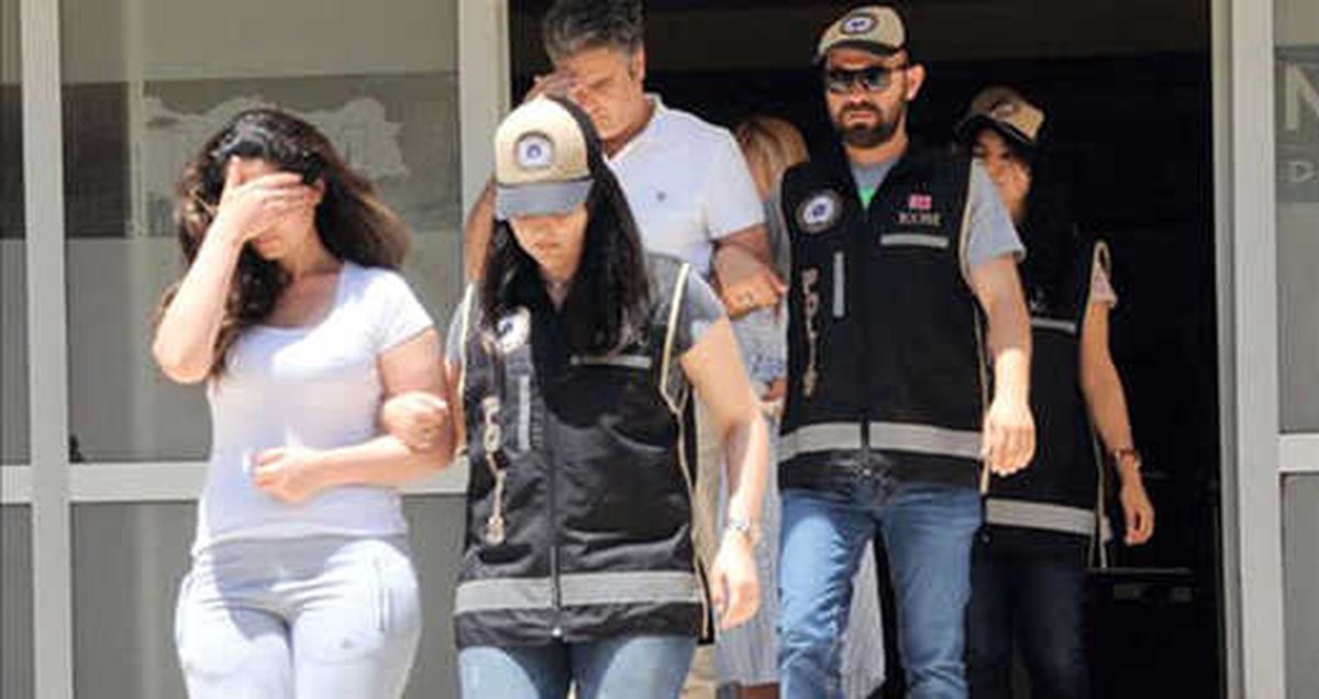 Paravan Şirket Kurup Kredi Kartıyla Tefecilik Yaparak 1 Milyar Vurgun Yaptılar