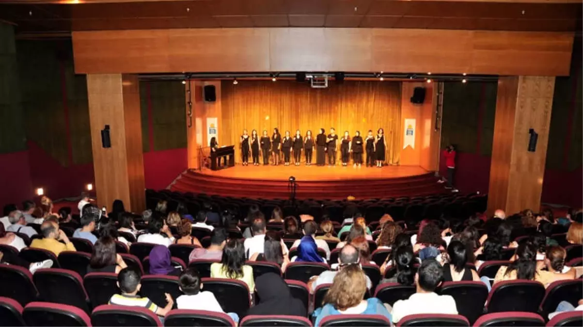 Tohum Otizm Vakfı Çocukları Babalarını Tudors İle Sevindiriyor