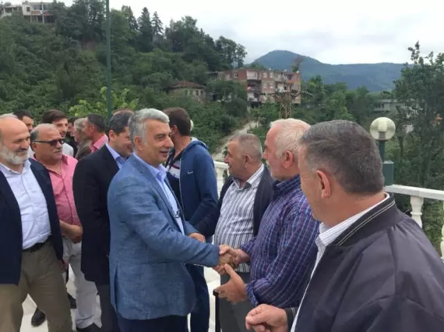 AK Parti Trabzon Milletvekili Adayları Seçim Gezilerini Sürdürüyor AK Parti Trabzon Milletvekili Adayları Seçim Gezilerini Sürdürüyor