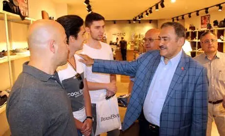 Bakan Eroğlu: Erdoğan Ağır Sıklet, Kendisi (İnce) Tüy Sıklette
