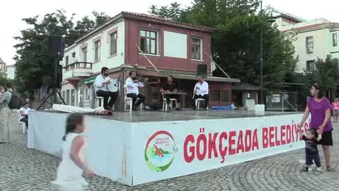 Hoşgörü Sofrası', Müslüman ve Hristiyan Vatandaşları Buluşturdu Hoşgörü Sofrası', Müslüman ve Hristiyan Vatandaşları Buluşturdu