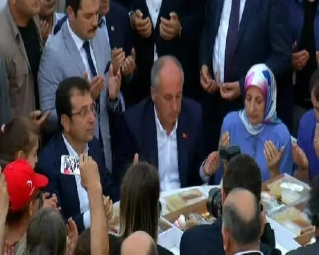 Muharrem İnce Beylikdüzü'nde İftar Programına Katıldı