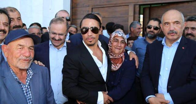 Nusret Gökçe, Köyünde Yaptırdığı ve Anne-Babasının İsmini Verdiği Külliye'nin Açılışını Yaptı