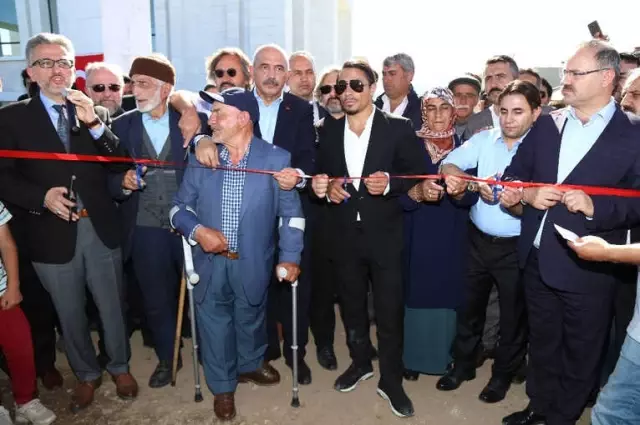 Nusret'ten Memleketine 4 Buçuk Milyonluk Külliye Nusret'ten Memleketine 4 Buçuk Milyonluk Külliye