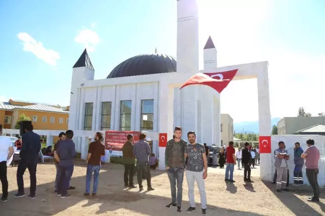 Nusret'ten Memleketine 4 Buçuk Milyonluk Külliye Nusret'ten Memleketine 4 Buçuk Milyonluk Külliye