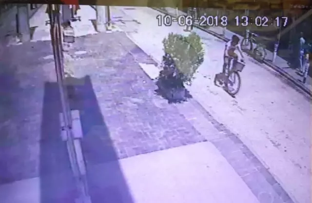 11 Yaşındaki Çocuğun Bisikletini Şov Yaparak Çaldılar