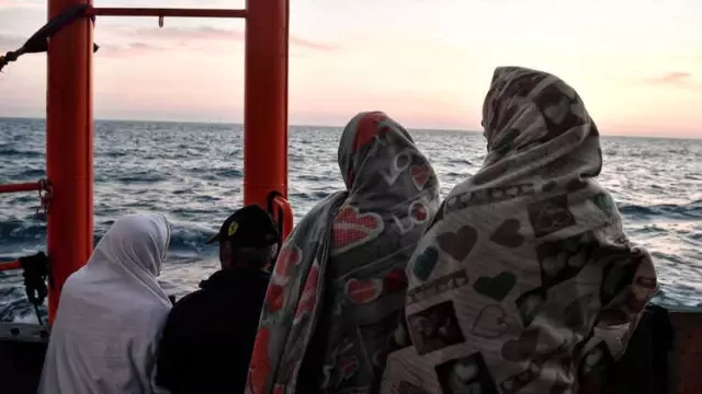 629 Göçmenle Akdeniz'de Bekletilen Aquarius Gemisi: 2-3 Günlük Yetecek Su ve Yiyeceğimiz Var