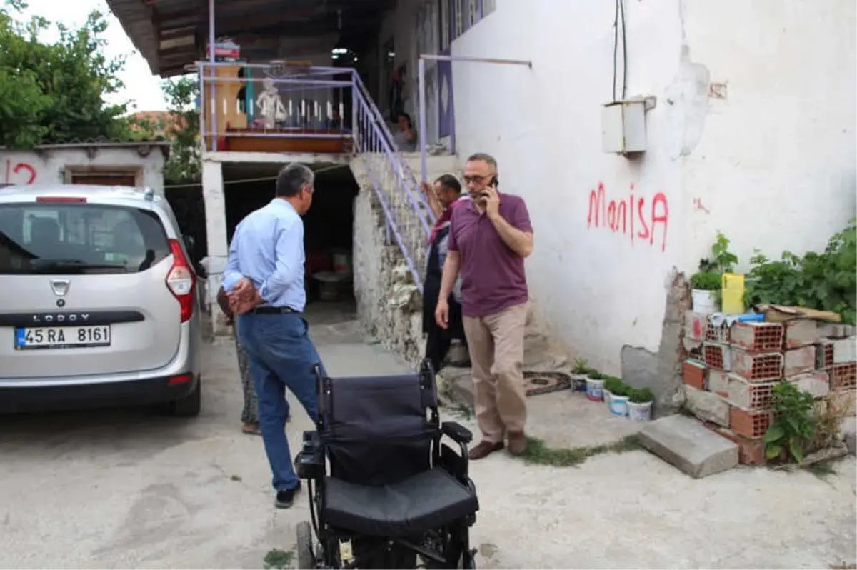 Akülü Aracı Arızalanan Gencin İmdadına Özdağ Yetişti
