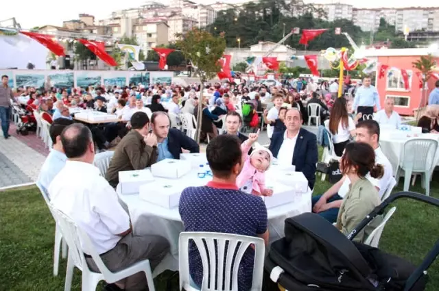 Alaplı'da 3 Bin Kişi İftarda Buluştu Alaplı'da 3 Bin Kişi İftarda Buluştu
