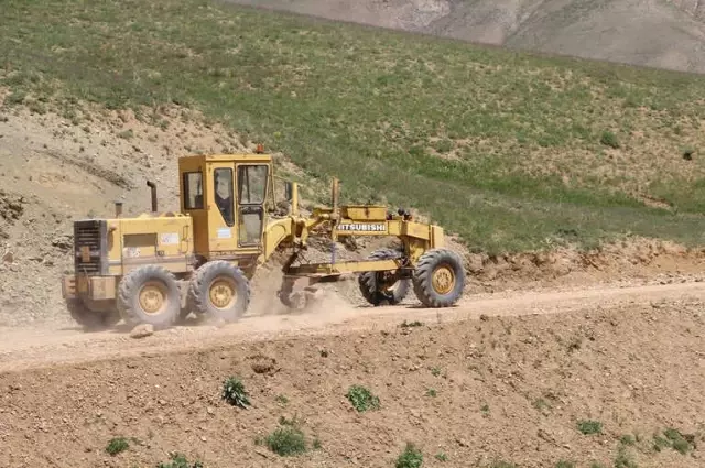 Başkale'de Yol Yapım Çalışması