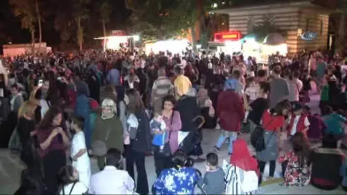 Eyüp Sultan'da Kadir Gecesi Coşkusu Eyüp Sultan'da Kadir Gecesi Coşkusu