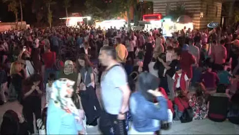 Eyüp Sultan'da Kadir Gecesi Coşkusu Eyüp Sultan'da Kadir Gecesi Coşkusu