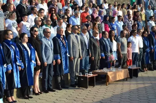 Gökçeada Uygulamalı Bilimler Yüksekokulu Mezuniyet Töreni Gerçekleştirildi