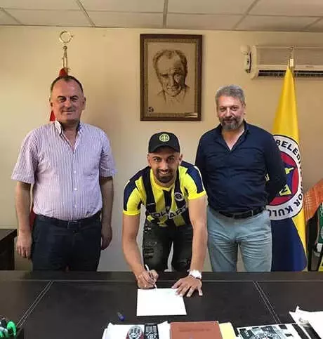Menemen'den Çifte İmza