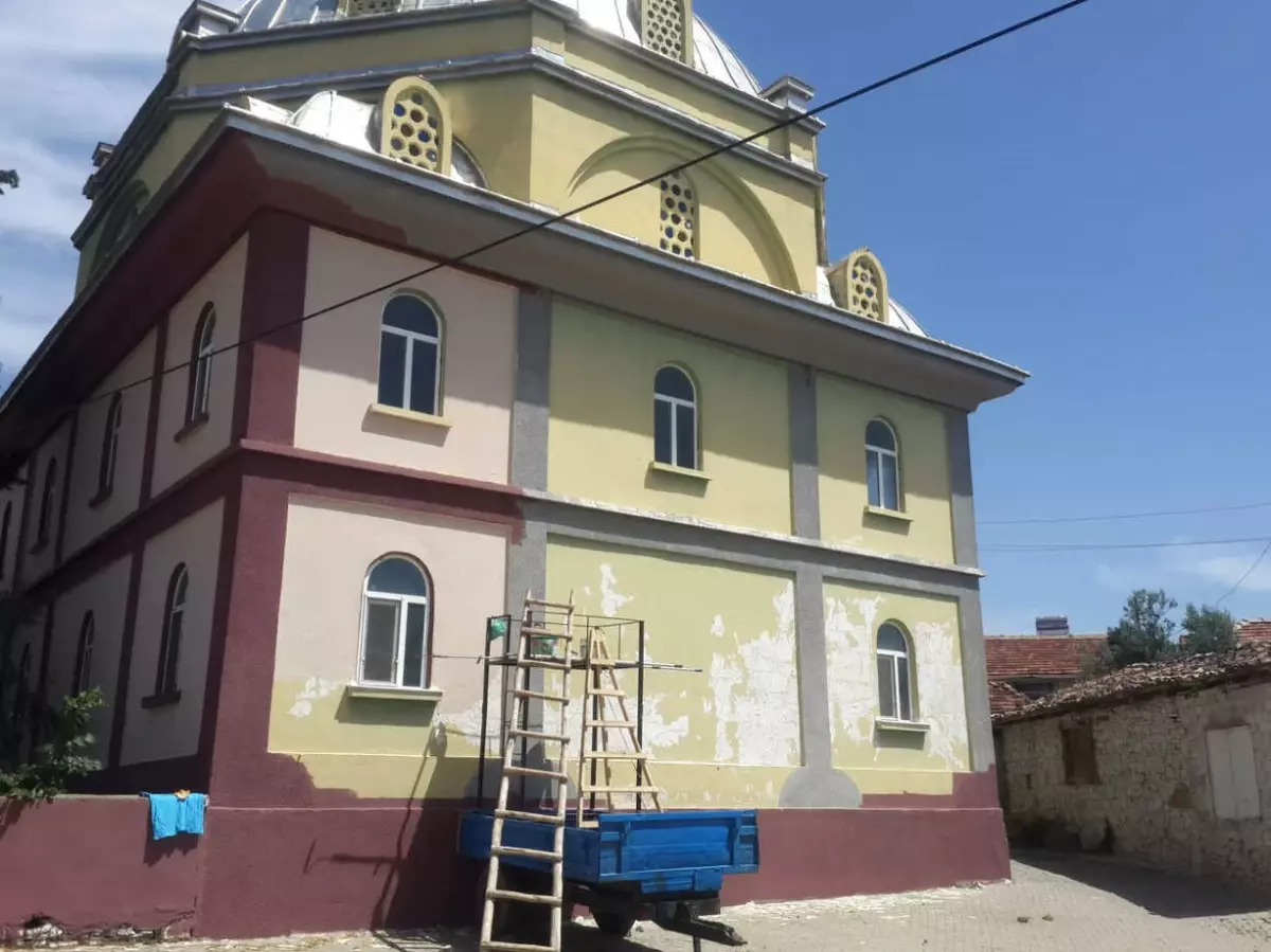 Taşkuyucak Camii'ne Büyükşehir Eli