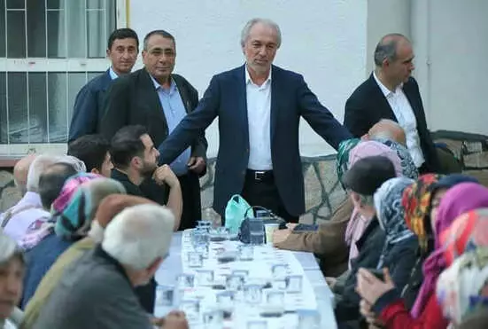 57 Mahallede Yaklaşık 45 Bin Kişi ile İftar Yapan Başkan Kamil Saraçoğlu: Aynı Sofrada Birlikte...