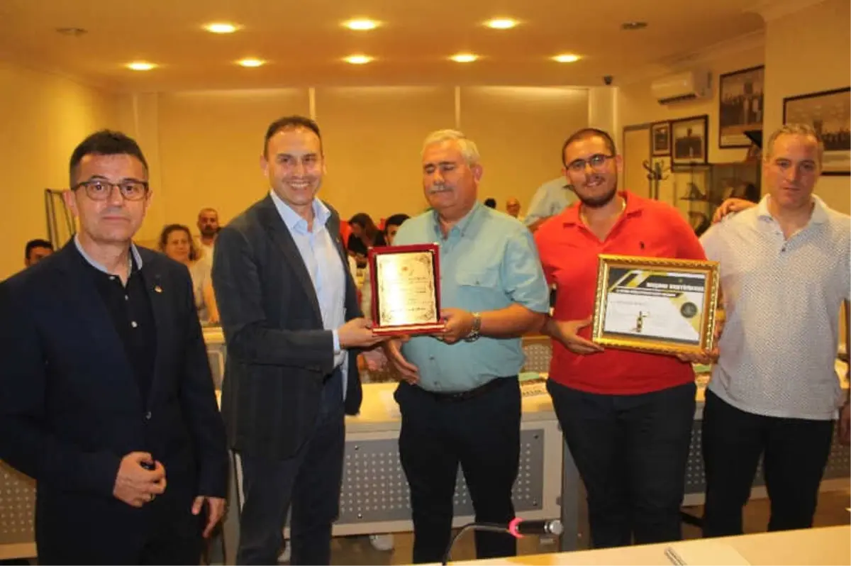 Ayvalık'ta ATO Başarılı Firmaları Onurlandırdı