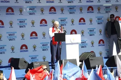 Başbakan Yıldırım: CHP'nin Şimdi 2 Tane Genel Başkanı Var