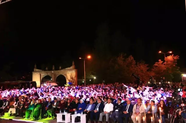 Berdan Mardini Bitlis'te Konser Verdi