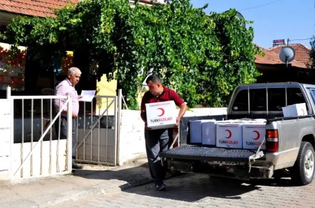 İhtiyaç Sahibi Ailelerin Yüzü Kızılay'la Gülüyor