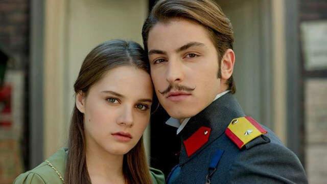 Kubilay Aka ve Miray Daner çiftinden ilk aşk fotoğrafı