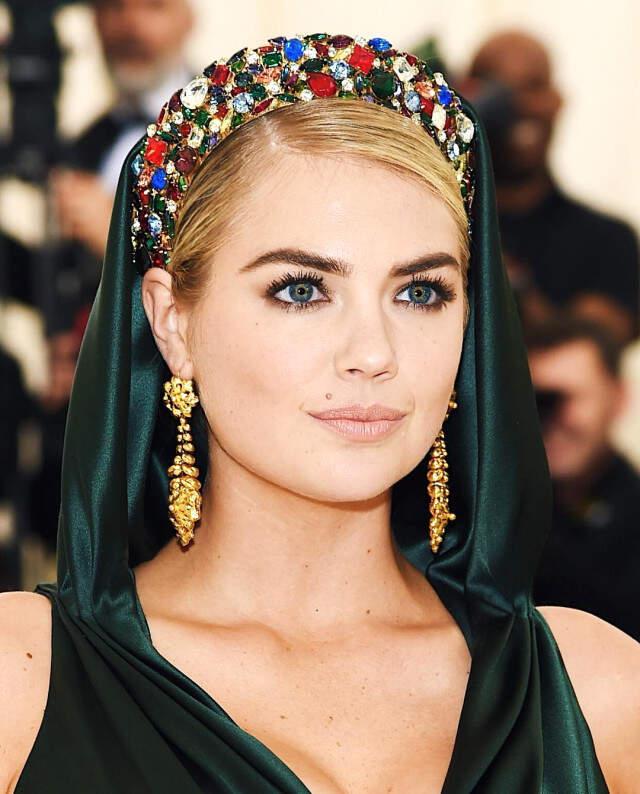 Model Kate Upton Yeni Yaşını Çıplak Fotoğrafla Kutladı