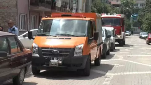 Sokağa Yayılan Koku Ekipleri Harekete Geçirdi