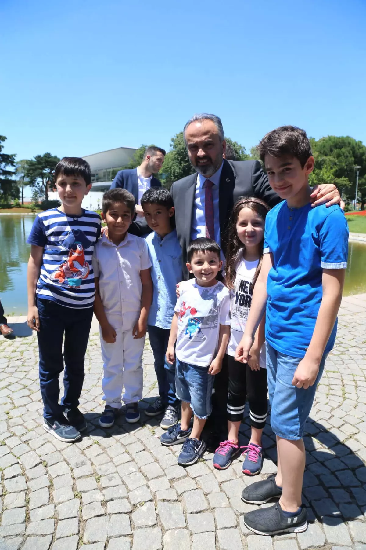 Tekne Orucu; Tutan Çocuklara İftar