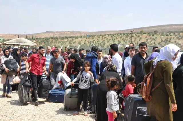 83 Bin Suriyeli Cilvegözü Gümrük Kapısı'ndan Çıkış Yaptı