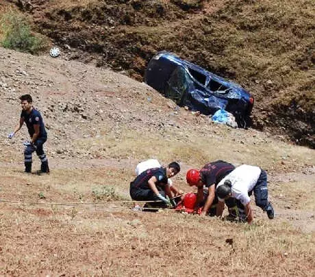 Bayram Ziyaretine Giden Aile Kaza Geçirdi: 1 Ölü, 3 Yaralı