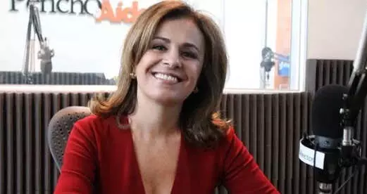 El Salvador'un Eski Fisrt Lady'si Yolsuzluk Suçlamasıyla Tutuklandı El Salvador'un Eski Fisrt Lady'si Yolsuzluk Suçlamasıyla Tutuklandı