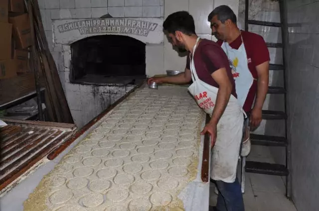 Gaziantep'te Bayram Tutkusu 'Kömbe' Gaziantep'te Bayram Tutkusu 'Kömbe'