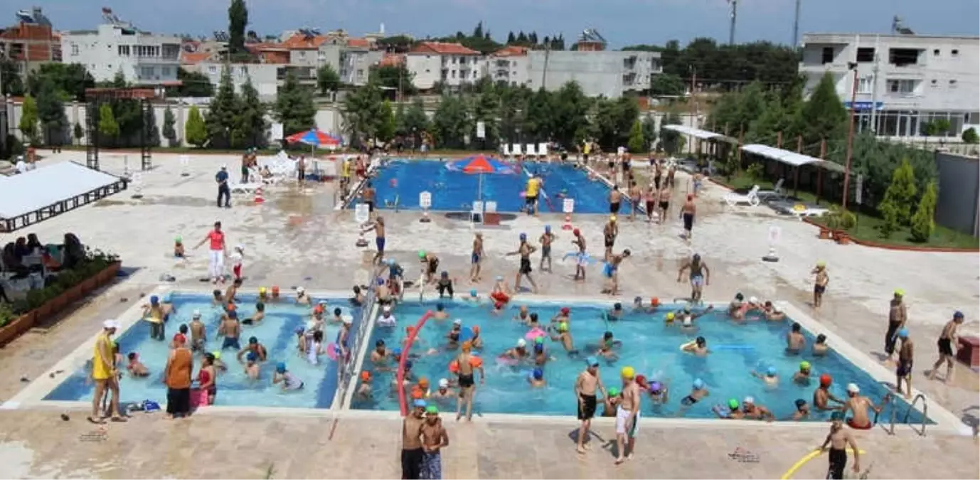 Kirli ve Kalabalık Havuzlar Sağlığı Tehdit Ediyor