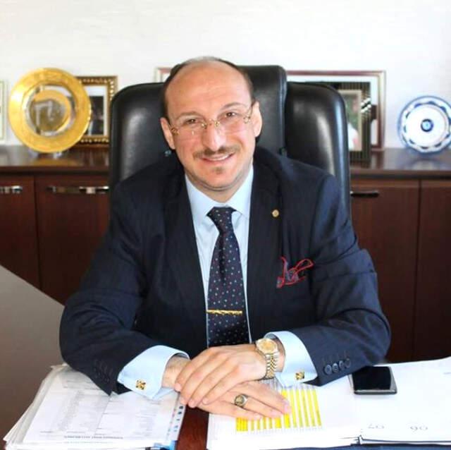 Kendini Doktor Olarak Tanıtıp Ameliyata Giren Sahte Profesör Lise Mezunu Çıktı