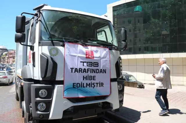 Kozlu Belediyesi'ne Çöp Kamyonu Hibe Edildi