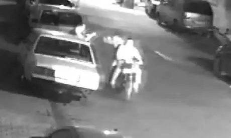 Motosikletli Kapkaç Güvenlik Kamerasında