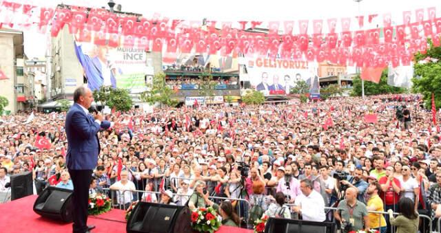 Muharrem İnce Ordu'da Kendisini Karşılayan Horon Ekibiyle Horon Tepti
